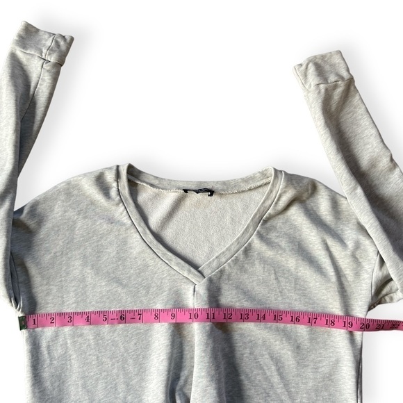 Adeline Women’s Cropped Grey Sweatshirt, Large - Picture 5 of 7